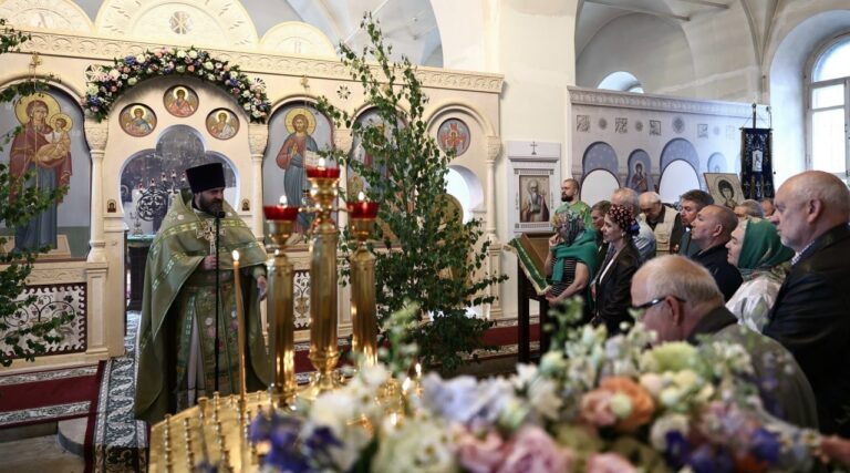 ДЕНЬ СВЯТОЙ ТРОИЦЫ